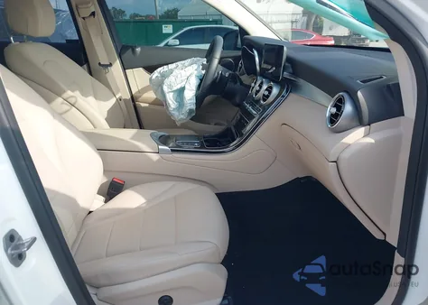 2022 Mercedes-Benz Glc 300 Suv z USA, uszkodzony, nr VIN W1N0G8DB4NV395227